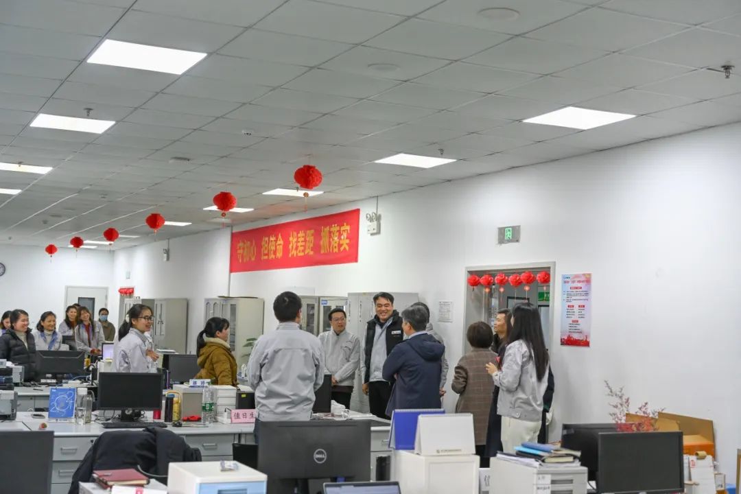 8d4bade0-5dcf-40a4-87d7-2353fe2cce73