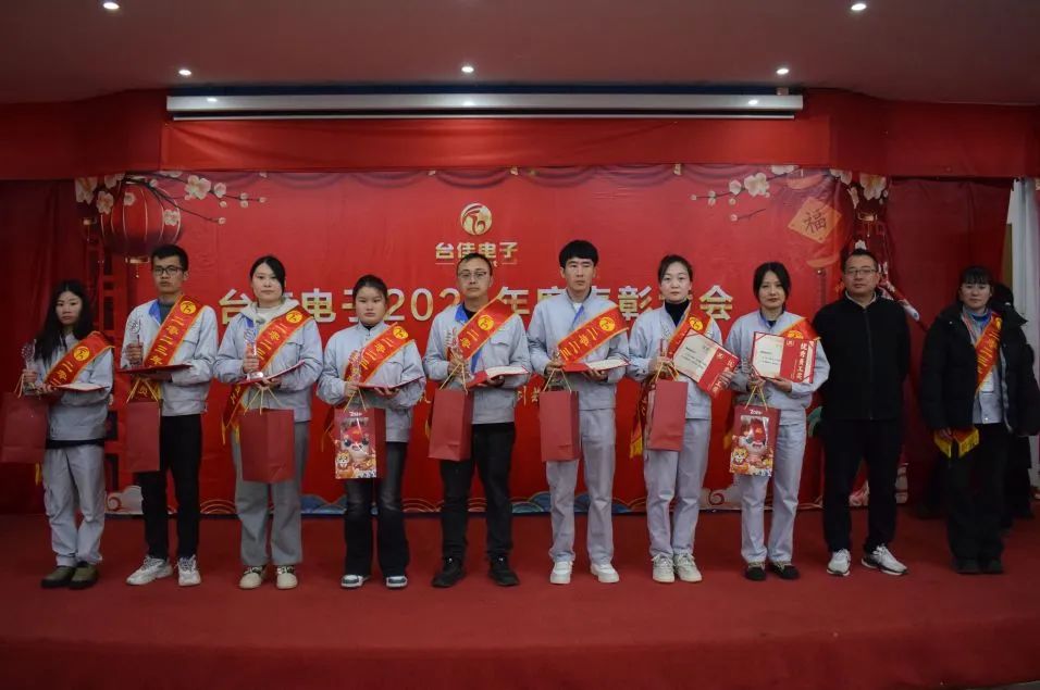 c9dd9cf8-7313-4752-925f-f276afcd4aee