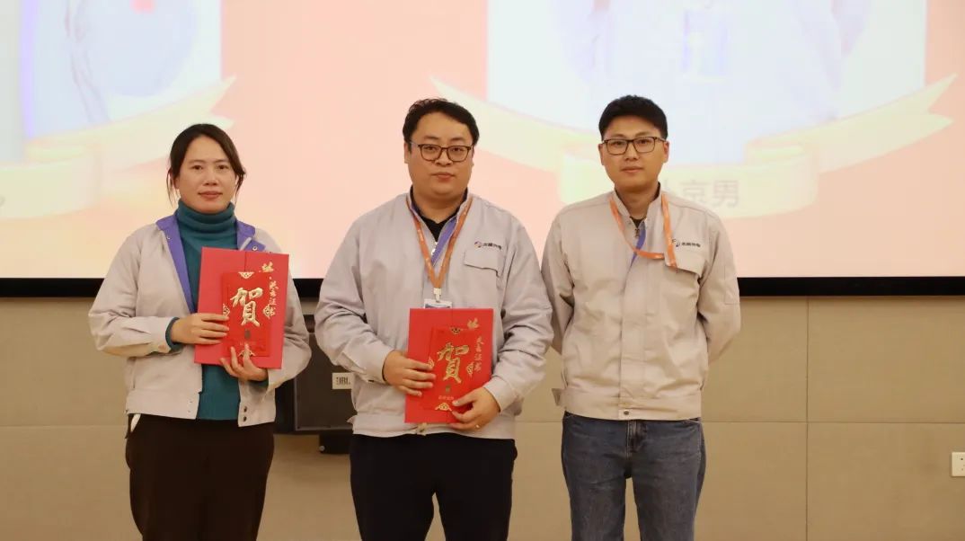 dc2f8c06-1a14-4e7f-a6cf-d74669fba36c